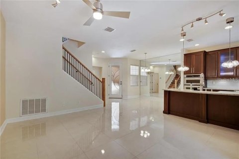 Townhouse in Tampa, Florida 3 bedrooms, 166.48 sq.m. № 1408224 - photo 8