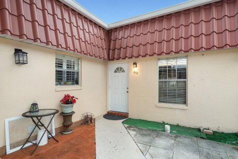 House in Lake Worth, Florida 2 bedrooms, 87.42 sq.m. № 869906 - photo 29