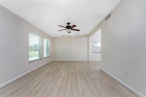 House in Port Charlotte, Florida 2 bedrooms, 138.7 sq.m. № 1194326 - photo 6