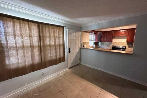 Condo in Miami Beach, Florida, 1 bedroom  № 1315668 - photo 4