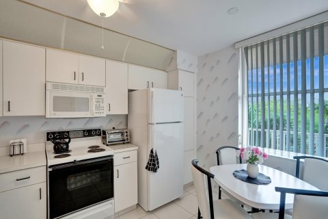 Condo in Sunrise, Florida, 2 bedrooms  № 1155435 - photo 13