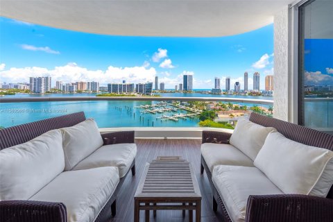 Condominio en venta en Aventura, Florida, 5 dormitorios, 412.02 m2 № 1162305 - foto 13