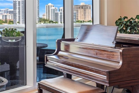 Condo in Aventura, Florida, 5 bedrooms  № 1162305 - photo 19