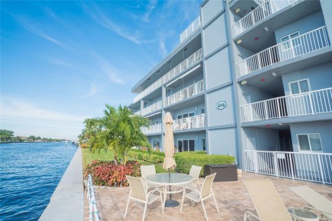 Condominio en venta en Pompano Beach, Florida, 1 dormitorio, 71.72 m2 № 1231200 - foto 5