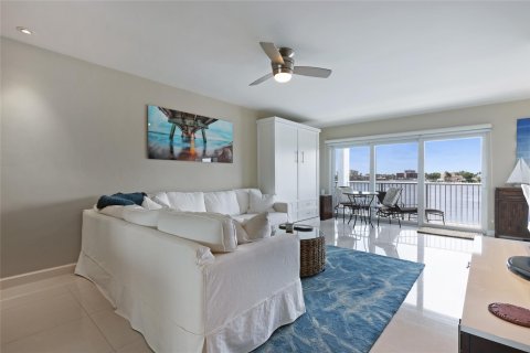 Condominio en venta en Pompano Beach, Florida, 1 dormitorio, 71.72 m2 № 1231200 - foto 21