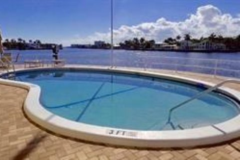 Copropriété à vendre à Pompano Beach, Floride: 1 chambre, 71.72 m2 № 1231200 - photo 4