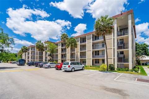 Condo in Lauderdale Lakes, Florida, 2 bedrooms  № 1151962 - photo 7