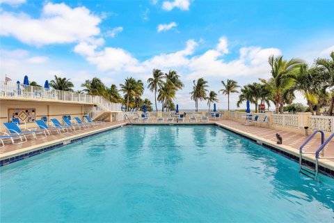 Condominio en venta en Pompano Beach, Florida, 2 dormitorios, 111.48 m2 № 1152005 - foto 29