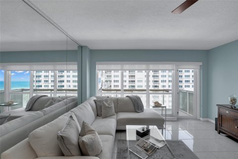 Condo in Pompano Beach, Florida, 2 bedrooms  № 1152005 - photo 20