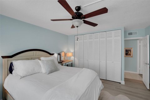 Condo in Pompano Beach, Florida, 2 bedrooms  № 1152005 - photo 12