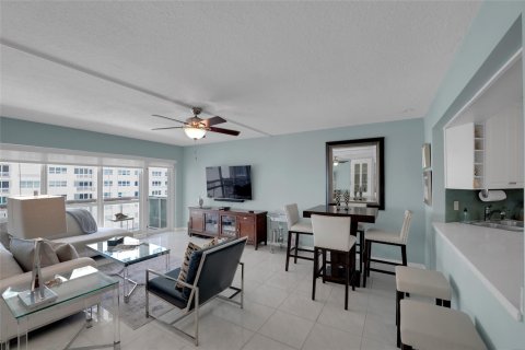 Condo in Pompano Beach, Florida, 2 bedrooms  № 1152005 - photo 24