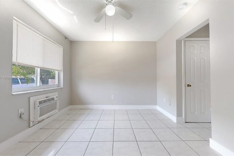 Commercial property in Miami, Florida 170.94 sq.m. № 1384115 - photo 26