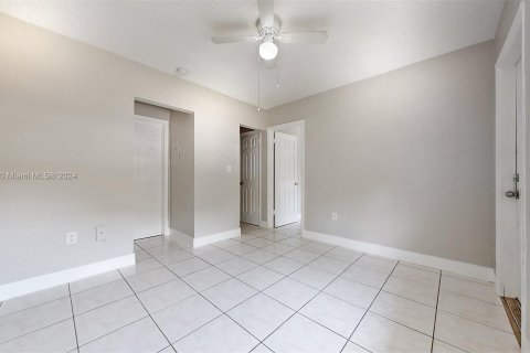 Commercial property in Miami, Florida 170.94 sq.m. № 1384115 - photo 27