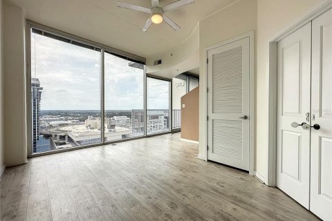 Condominio en venta en Orlando, Florida, 1 dormitorio, 67.63 m2 № 732139 - foto 18