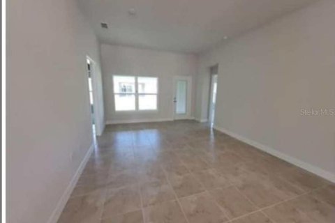 Casa en alquiler en Winter Haven, Florida, 4 dormitorios, 171.5 m2 № 915329 - foto 2