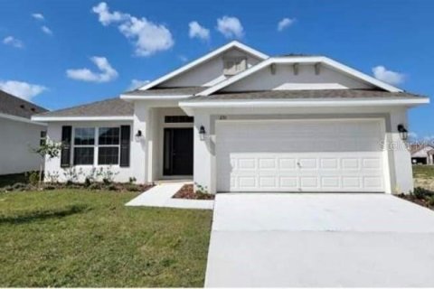 House in Winter Haven, Florida 4 bedrooms, 171.5 sq.m. № 915329 - photo 1