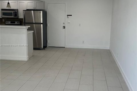 Condominio en venta en Pompano Beach, Florida, 1 dormitorio, 68.75 m2 № 1188884 - foto 10