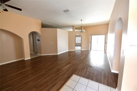 Villa ou maison à vendre à Brandon, Floride: 4 chambres, 203.27 m2 № 1106820 - photo 3