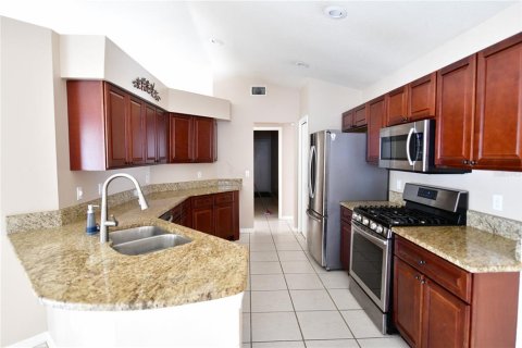 Villa ou maison à vendre à Brandon, Floride: 4 chambres, 203.27 m2 № 1106820 - photo 6