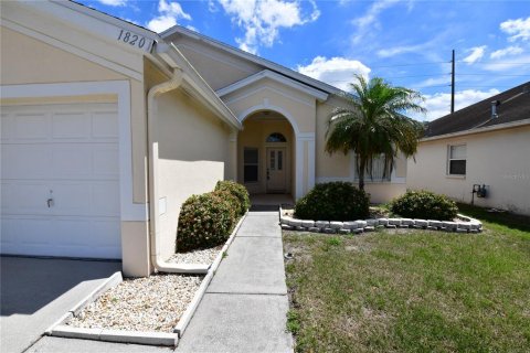 Villa ou maison à vendre à Brandon, Floride: 4 chambres, 203.27 m2 № 1106820 - photo 2