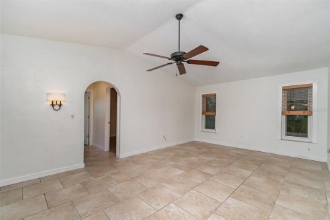 Casa en venta en Cape Coral, Florida, 3 dormitorios, 162.11 m2 № 725249 - foto 16