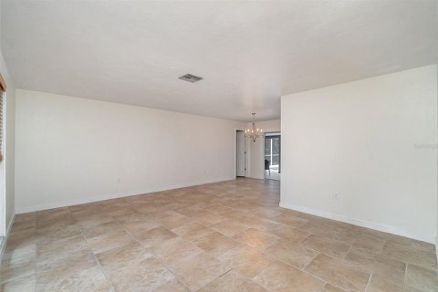 Casa en venta en Cape Coral, Florida, 3 dormitorios, 162.11 m2 № 725249 - foto 8