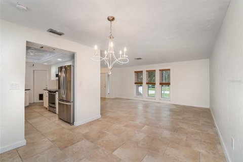 Villa ou maison à vendre à Cape Coral, Floride: 3 chambres, 162.11 m2 № 725249 - photo 10