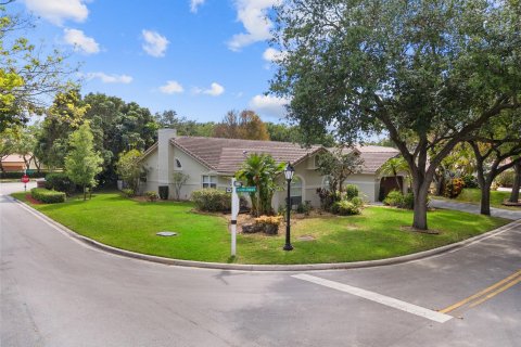 Casa en venta en Coral Springs, Florida, 5 dormitorios, 263.94 m2 № 1154263 - foto 3