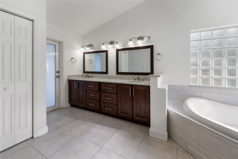 Casa en venta en Coral Springs, Florida, 5 dormitorios, 263.94 m2 № 1154263 - foto 10