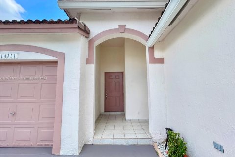 House in Miami, Florida 3 bedrooms, 120.87 sq.m. № 1423576 - photo 5