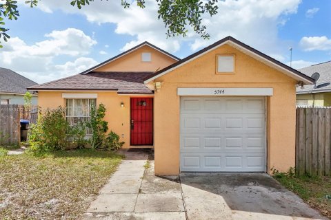 House in Orlando, Florida 3 bedrooms, 89.65 sq.m. № 1428005 - photo 7