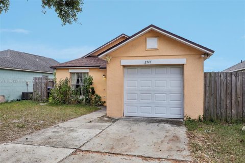 House in Orlando, Florida 3 bedrooms, 89.65 sq.m. № 1428005 - photo 5