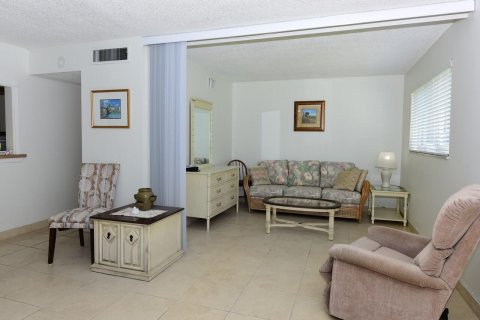 Condominio en venta en Palm Springs, Florida, 2 dormitorios, 83.61 m2 № 1155753 - foto 18