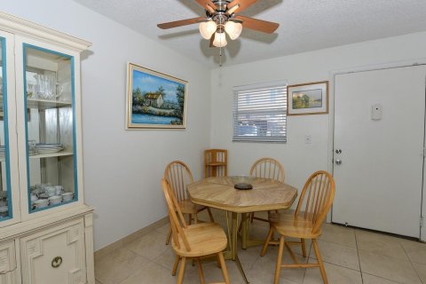 Condominio en venta en Palm Springs, Florida, 2 dormitorios, 83.61 m2 № 1155753 - foto 20