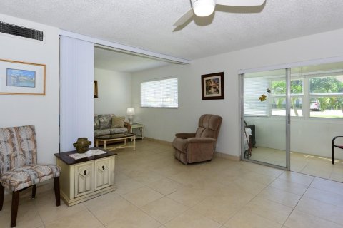 Купить кондоминиум в Палм Спрингс, Флорида 2 спальни, 83.61м2, № 1155753 - фото 15