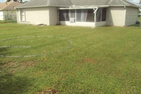 House in Port St. Lucie, Florida 3 bedrooms, 136.01 sq.m. № 1424118 - photo 9