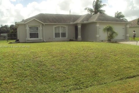 House in Port St. Lucie, Florida 3 bedrooms, 136.01 sq.m. № 1424118 - photo 12