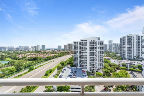 Condominio en venta en Aventura, Florida, 2 dormitorios, 98.66 m2 № 1330676 - foto 2