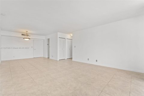 Copropriété à vendre à Aventura, Floride: 2 chambres, 98.66 m2 № 1330676 - photo 7