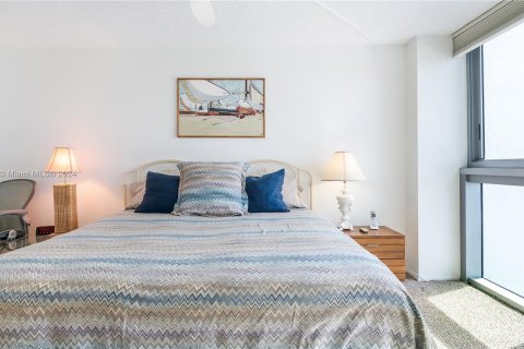 Condo in Miami Beach, Florida, 1 bedroom  № 1412271 - photo 21