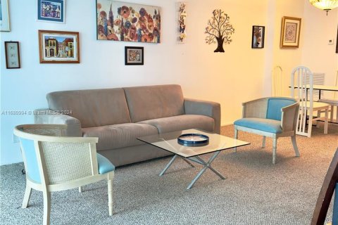 Condo in Miami Beach, Florida, 1 bedroom  № 1412271 - photo 7