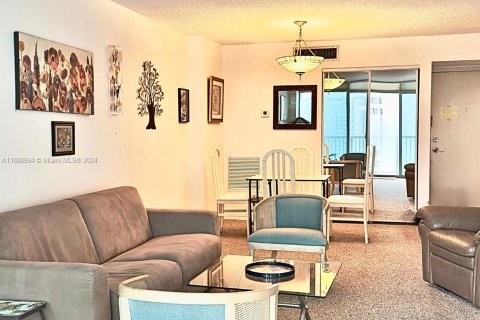 Condo in Miami Beach, Florida, 1 bedroom  № 1412271 - photo 5