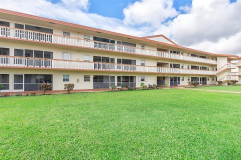 Condo in Hollywood, Florida, 1 bedroom  № 1179698 - photo 15