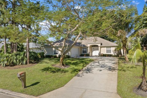 House in Vero Beach, Florida 3 bedrooms, 151.9 sq.m. № 1179780 - photo 15