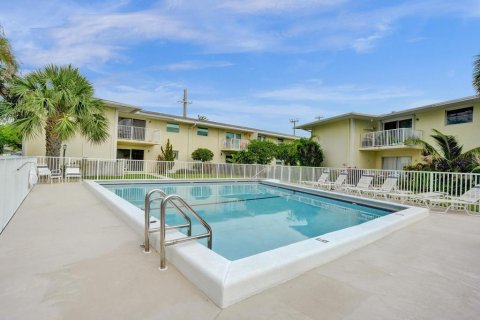 Condo in North Palm Beach, Florida, 1 bedroom  № 1179743 - photo 12