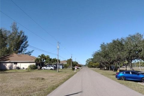 Купить земельный участок в Кейп-Корал, Флорида № 623219 - фото 5