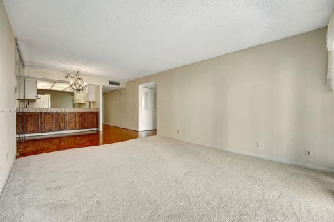 Condo in Boca Raton, Florida, 2 bedrooms  № 1348624 - photo 20