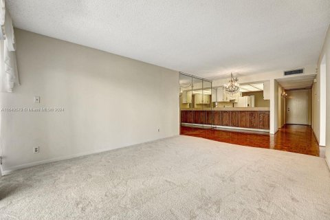 Condo in Boca Raton, Florida, 2 bedrooms  № 1348624 - photo 19