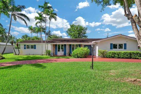 Villa ou maison à vendre à Palmetto Bay, Floride: 4 chambres, 222.69 m2 № 1293539 - photo 1