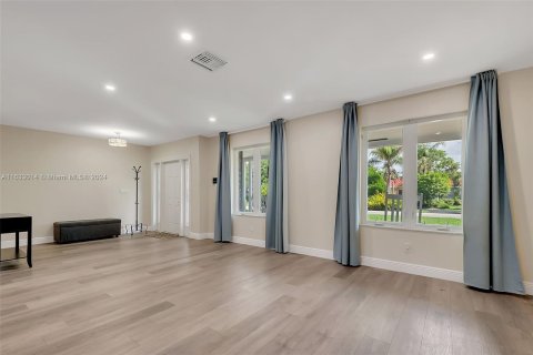 Villa ou maison à vendre à Palmetto Bay, Floride: 4 chambres, 222.69 m2 № 1293539 - photo 10